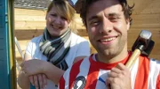 Katastrophe im Kleingarten: Ein Brett für die Laube von Claus und Eva fehlt. Eigentlich sollte die Hütte bis zum Abend stehen. Stattdessen fahnden sie nach dem Übeltäter.