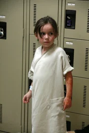 Die kleine Alice (Alyssa Shafer) leidet unter äußerst merkwürdigen Symptomen. Kann Dr. House herausfinden, was ihr wirklich fehlt?