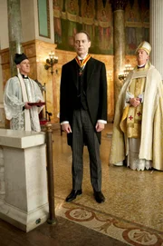 Gyp Rosetti strikes a deal with Nucky for a liquor shipment. In Chicago Van Alden endures a tough time at work.