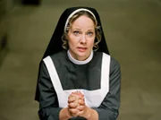 Schwester Camilla betet um eine lohnende Aufgabe in ihrem neuen Kloster. Und lohnend bedeutet in ihren Augen weder Kartoffelschälen noch Gästebetreuung.