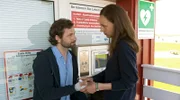 Sie lässt sich nichts anmerken: Jana (Petra Schmidt-Schaller, re.) wird von ihrem Mann Christian (Florian Stetter, li.) betrogen.