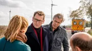 Lars (Ingo Naujoks, 2.v.l.), Finn (Sven Martinek, 2.v.r.), Nina (Julia E. Lenska, l.) und Strahl (Christoph Tomanek, r.), müssen herausfinden, was dem toten jungen Mann passiert ist.