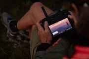 Abende mit Alpenpanorama. Für die Doku begleitete ein Kamerateam Kaddi Kestler auf ihrem Bergabenteuer.