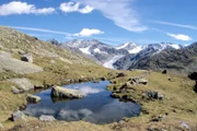 Gebirgslandschaft im Frühjahr.