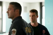 Kelly Severide (Taylor Kinney, l.), Matthew Casey (Jesse Spencer)