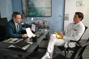 ACHTUNG SPERRFRIST! Die Veröffentlichung dieses Motives ist für alle ONLINE-MEDIEN (außer Programm-Presse) erst ab dem 25.06.2025 frei.  Kilian (Marc Dumitru, l.) lässt Johannes (Maximilian Schneider) wissen, dass er ihm auf die Schliche gekommen ist.