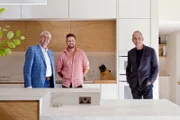 V.l.: John, Jordan und Kevin McCloud