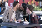 (v.l.n.r.) Eddie Diaz (Ryan Guzman); Marisol (Edy Ganem); Christopher Diaz (Gavin McHugh)