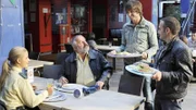 Herzberger (Dietmar Huhn, 2.v.li.) stellt Ben (Tom Beck, 2.v.re.) und Semir (Erdogan Atalay) Claudia Wolters (Susan Sideropoulos) vor. Ben findet die neue Kollegin der Autobahnpolizei sehr sympathisch.