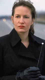 Die schöne, aber eiskalte Katharina Krasner (Geno Lechner) will gemeinsam mit Zürs und Reuter die Nummer 1 im Drogengeschäft werden. So leitet sie durch Manipulation der Ampelanlage die Aktion ein...