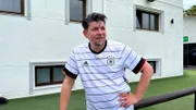 Tim Mälzer in Marbella, Spanien.  Die Verwendung des sendungsbezogenen Materials ist nur mit dem Hinweis und Verlinkung auf RTL+ gestattet.