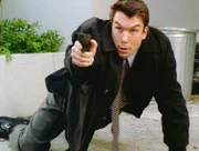 Detective Hoyt (Jerry O'Connell) kommt einem vermeintlichen FBI-Agenten auf die Spur.