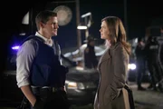 (v.l.n.r.) Booth (David Boreanaz); Dr. Brennan (Emily Deschanel)