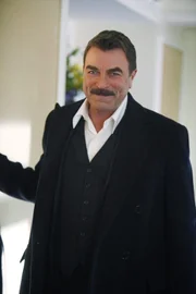 Wie geht Frank als Polizeipräsident damit um, dass selbst Liebschaften, die er nur äußerst selten sieht, in enormer Gefahr sind?