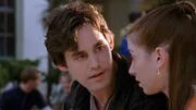 Xander (Nicholas Brendon), Willow (Alyson Hannigan)  Die Verwendung des sendungsbezogenen Materials ist nur mit dem Hinweis und Verlinkung auf RTL+ gestattet.