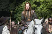 Emilie (Emma Lowndes)