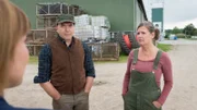 Jens (Bernd Grawert, M.) und Barbara Witte (Christiane Filla, r.) waren früher eng mit den Gödeckes befreundet. Doch zuletzt haben sie sich kaum noch gesehen. Katrin Börensen (Claudia Schmutzler, l.) versucht, herauszufinden, was zwischen ihnen vorgefallen ist.