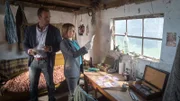 Zurückgezogen hat Ronny Roth in einer Hütte an der Ostsee gelebt. Dort stoßen die Ermittler Lars Pöhlmann (Dominic Boeer) und Katrin Börensen (Claudia Schmutzler) auf einen geheimnisvollen Brief und Fotos aus Jugendzeiten. Führen sie auch zum Täter? Die Kommissare nehmen die Spur in die Vergangenheit auf.
