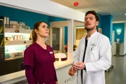 Betty Hertz (Henrike Hahn) und Dr. Julius Walden (Constantin Lücke)