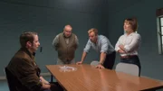 Tabitas Ex Peer Schermann wurde zur Tatzeit vor der Villa gesehen. Hat er dem jungen Paar dort aufgelauert, um Harald vom Endt zu töten? (Bastian Reiber, Udo Kroschwald, Dominic Boeer, Claudia Schmutzler).