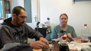 Sandra und Tino bereiten sich auf ihre Reise vor