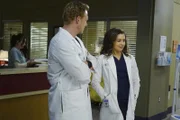 Planen ein gemeinsames Date: Owen (Kevin McKidd, l.) und Amelia (Caterina Scorsone, r.) ...