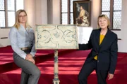 Ein sehr seltenes Möbel, ein "Antiphonar" mit hinreißender Farbgebung.