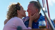 Dan (Peter Mygind) genießt sein Glück mit Josefine (Maibritt Saerens). Noch ahnt er nicht, dass sie ihm etwas verschweigt.