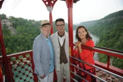 Auf ihrem Landgang wird Josephine (Angela Roy) von den Freunden Walter (Michael Gwisdek, re.) und Julius (Jörg Gudzuhn, mi.) begleitet.