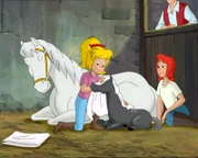 Bibi und Tina sind überglücklich. Sie haben es geschafft Sabrinas Fohlen auf die Welt zu bringen.