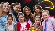 Nikas Oma wird 80 Jahre alt und die TanzAlarm-Kids wollen ihr eine Freude bereiten. In der hinteren Reihe die TanzAlarm-Kids von 2021 Larissa, Hanna, Luna und Käthe. Vorne die aktuellen TanzAlarm-Kids aus 2025 Laura, Sophia, Nika und Viktoria.