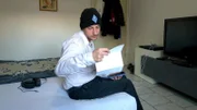Pascal hat Post von einem Inkassounternehmen erhalten. Die Forderung kommt von einer Fernuni und betrifft ein Tablet, das der 23-Jährige nach der Einschreibung dort erhalten hat.