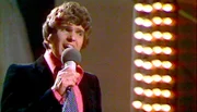 Die 1970er sind das Schlagerjahrzehnt in Deutschland: Die deutschsprachigen Hits dominieren die Hitparaden mit ihren eingängigen, fröhlichen Melodien. Es ist die Zeit des Aufbruchs und der Suche nach Freiheit. Eine fantastische Zeitreise - jeder Clip ist aus dieser Zeit und spiegelt den Geist authentisch wider.