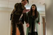 Max Evans (Nathan Dean, l.); Liz Ortecho (Jeanine Mason, r.)