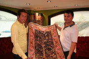 Willi (li.) mit dem Teppichmogul Nurhan (re.)