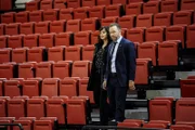 Maria Baez (Marisa Ramirez, l.); Danny Reagan (Donnie Wahlberg, r.)