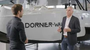 David Dornier (r.) erinnert sich an seinen Großvater, den Flugzeugpionier Claude Dornier.