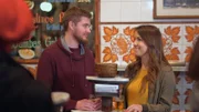 Das frisch verheiratete Paar Gina und Stephen möchte ihr gemeinsames Leben in Madrid beginnen, von wo aus sie Europa bereisen wollen. Die große Frage: Wo werden die beiden wohnen? Travel Junkie Gina möchte in die Innenstadt um das echte Madrid kennenzulernen, Stephen zieht dagegen eine Wohnung außerhalb des Stadtkerns vor, um Geld für die Reisen zu sparen.