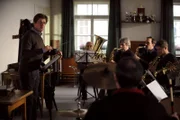 Bamberger (Horst Kummeth) will mit der Blaskapelle eine neue Musikrichtung ausprobieren.
