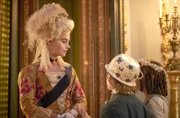 Königin Victoria (Jenna Coleman) mit Prinz Bertie (Laurie Shepherd) und Prinzessin Vicky (Louisa Bay)