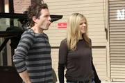 Dennis Reynolds (Glenn Howerton, l.); Dee Reynolds (Kaitlin Olson, r.)