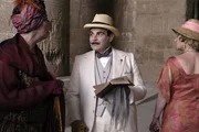 v.li.: Salome Otterbourne (Frances De La Tour), Hercule Poirot (David Suchet), Mrs Allerton (Barbara Flynn).