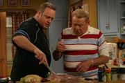 L-R: Doug Heffernan (Kevin James), Arthur Spooner (Jerry Stiller)