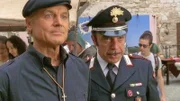 Don Matteo und Maresciallo Cecchini (Terence Hill, Nino Frassica v.l.)