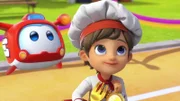 Mario wünscht sich von den Super Wings eine Super-Nudelmaschine für einen besonderen Wettkampf in Pisa. Er ist ein begeisterter Nachwuchskoch.