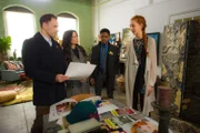 Als ein Mädchen umgebracht wird, übernehmen Holmes (Jonny Lee Miller, l.), Watson (Lucy Liu, 2.v.l.) und Detective Bell (Jon Michael Hill, 2.v.r.) den Fall. Skyden (Lauren Culpepper, r.) liefert den Ermittlern dabei einen entscheidenden Hinweis ...