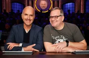 Rateteam-Kapitän Elton (r.) mit Schauspieler Christoph Maria Herbst (l.).
