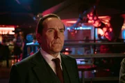 Professor Tempest (Ben Miller) unterstützt die Polizei bei den Ermittlungen gegen Drogenschmuggler.