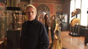 Im Museum: Kommissar Van der Valk und Lucienne Hassell befragen Christine Philips.