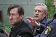Arvidsson ist außer sich vor Wut, als er erfährt, wer seinen ermordeten Kollegen Ek auf dem Gewissen hat.
